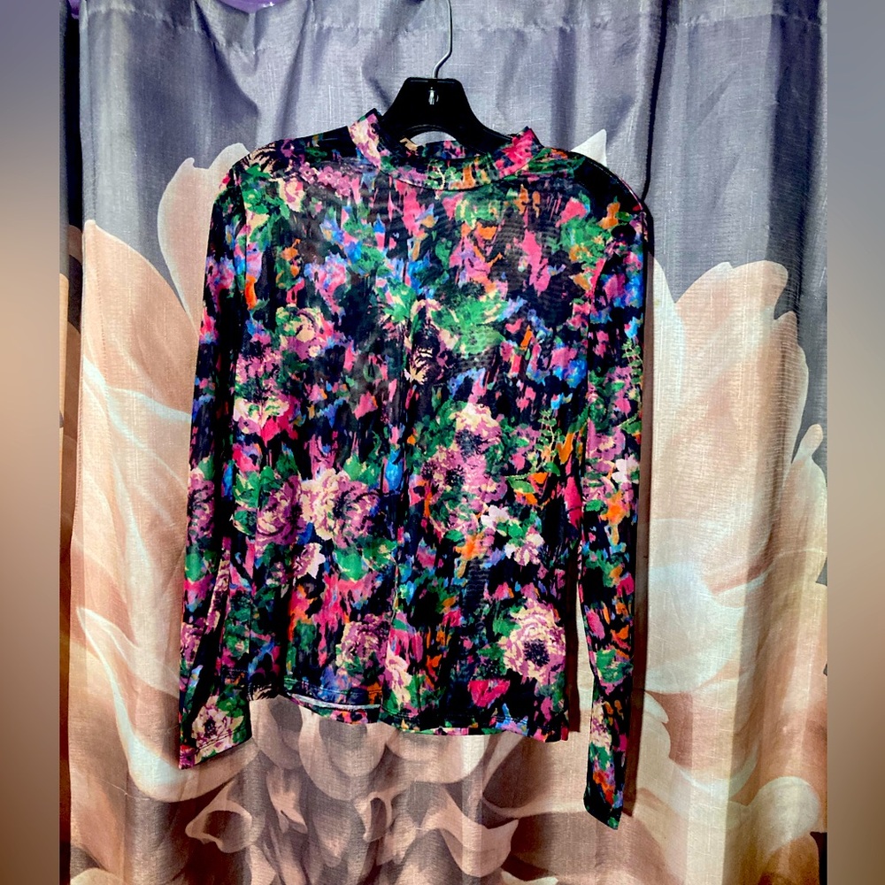 NWOTS🔥🔥Woman’s size 2X sheer multicolored top